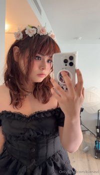 kianavi leak - ahhhh I feel so pretty in this outfit I wish I had someone h..