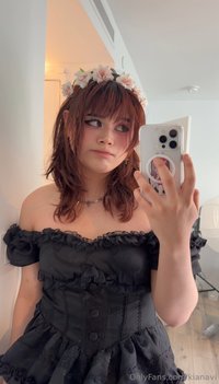 kianavi leak - ahhhh I feel so pretty in this outfit I wish I had someone h..