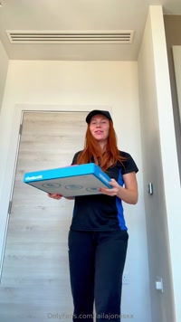 lailajonesxx leak - ROLE PLAY PIZZA DELIVERY! Your pizza’s here but you realis..