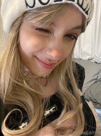 leojamie leak - Goth gf?