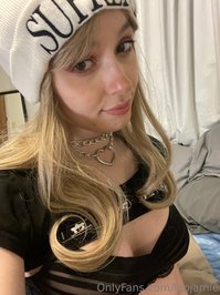 leojamie leak - Goth gf?