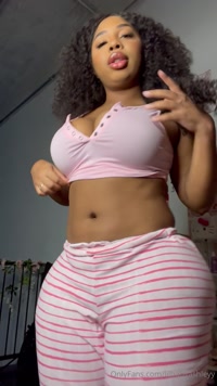 lilbabyashleyy leak - Stripping and twerking out of my comfy pajama pants