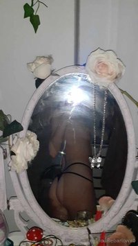 louisebarlowx0 leak - Who wants their name writing on my body?Tip $5 and let me kn..