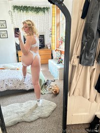 lunealiza leak - Pt.2Anyone know which direction I should start rowing?