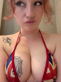 mattiegarf leak - i’m debating something, do i keep the hair red or dye it bla..