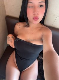 moonxxbxch leak - Quien quiere almorzar conmigo y meterme deditos bajo la mesa..