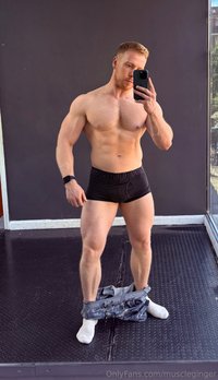 muscleginger leak - Big leg and butt day at the gym! Gonna get home and sit on m..