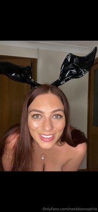 nextdoorsophia leak - So you wanna play with all 3 of my holes right? Xx