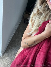 noface-housewifenoppv leak - Oops it fell