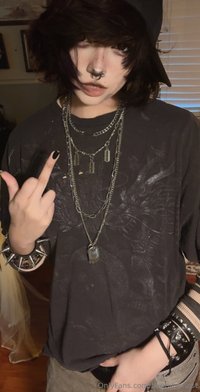 puppy_priest leak - A masculine post today in case you guys forgot I am a BOY ✋..