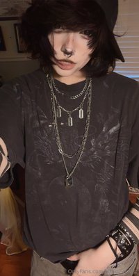 puppy_priest leak - A masculine post today in case you guys forgot I am a BOY ✋..