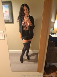 realmisssweetcream leak - Mixing a little business with pleasure while traveling right..