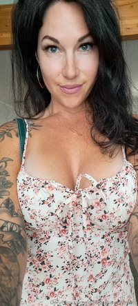 realmisssweetcream leak - Dress me up Feed me oysters Take me home, fuck me til I ..