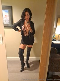 realmisssweetcream leak - Mixing a little business with pleasure while traveling right..