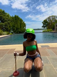 saintziya leak - Need your pipe cleared ? (the sun kinda ruined these but ..