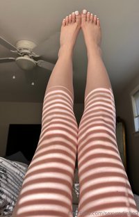 sexyredinbed leak - sunshine and fresh nails