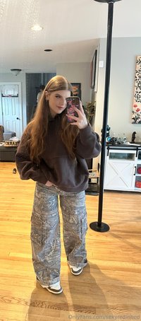 sexyredinbed leak - swipe to see my panties