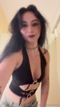 shackled.divinity leak - I can’t believe how loud my pussy was in this dressing room ..