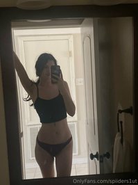 spiiders1ut leak - would u let me walk around ur house half nakey like this yes..