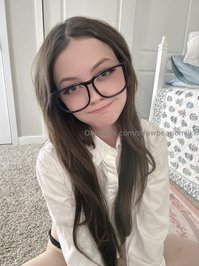 strawbeariemilkk leak - I’ve been OBSESSED with preppy stuff lately! Makes me feel l..