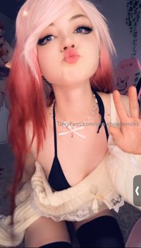 strawbeariemilkk leak - Guyssss, I’m super eepy so not much a caption! I stayed up p..