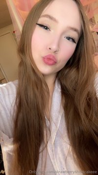 strawberryshortcakeee leak - felt very pretty this day