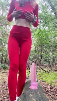 strohbeeren leak - Sunday Special Strawberry alone in the forest