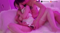 suchanghub leak - 白絲，綑綁，乳夾，嘴裡一根，下面一根，早已經濕漉漉了White stockings, tied up, nipple c..