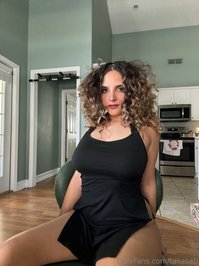 taliasati leak - Do I make you want to play with me?