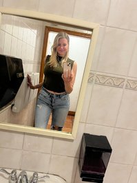 teasingteacher1 leak - Out for dinner with friends! Love a good bathroom selfie