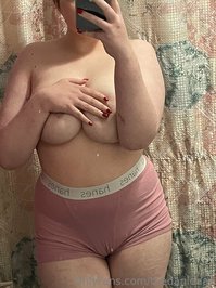 thedanidaae leak - House sitting a friends place, hopefully they don’t find out..