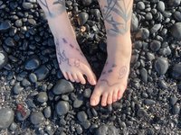 torrencelust.vip leak - Beach feet pics + new tattoos
