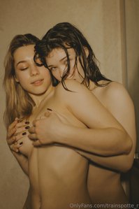 trainspotte_r leak - When @ocorianna and @cassandra.delia met each other part 3