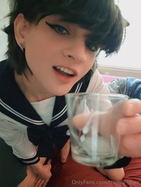 trappy-chan leak - (pics) x3 happy new year!~ wanna toast w me? :3c