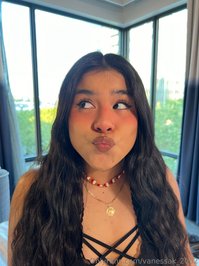 vanessak_2002 leak - Keep swiping for a face reveal