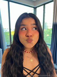 vanessak_2002 leak - Keep swiping for a face reveal