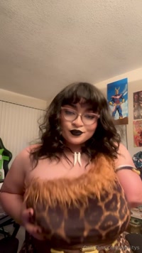 vaniitys leak - A wild barbarian women looking for a pearl necklace as she g..