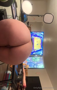 vaniitys leak - Playing video games while playing with myself is my favorite..
