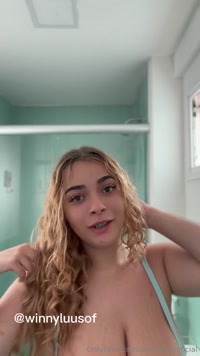 winnyluusoficial leak - taking a shower