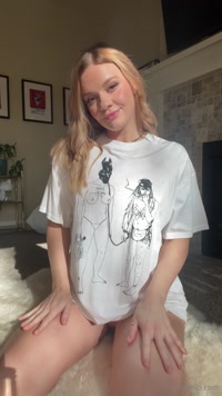 xjadesolo leak - Big cozy shirt with nothing underneath is kind of my uniform..