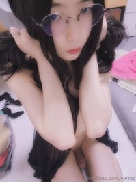 ywzzz leak - Sometimes I want to be fucked by a big, smelly cock