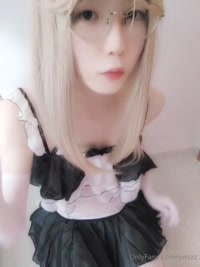 ywzzz leak - Which is better, naked or not naked?