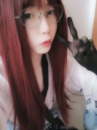 ywzzz leak - It's hot and I'm sweating O_O