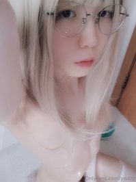 ywzzz leak - I wish I was a little taller too :(