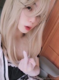 ywzzz leak - While playing VR, many characters were wearing maid uniforms..