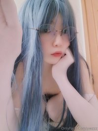 ywzzz leak - I took a video in the room where clothes are stored