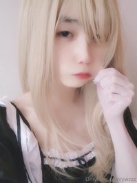 ywzzz leak - While playing VR, many characters were wearing maid uniforms..