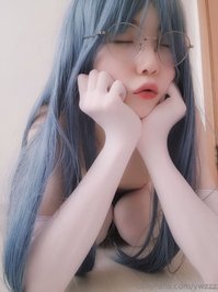 ywzzz leak - I took a video in the room where clothes are stored