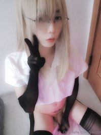 ywzzz leak - Cleaning is very difficult, but Oil Play definitely feels ho..