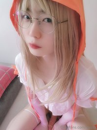 ywzzz leak - Orange Santa wannabe ‍